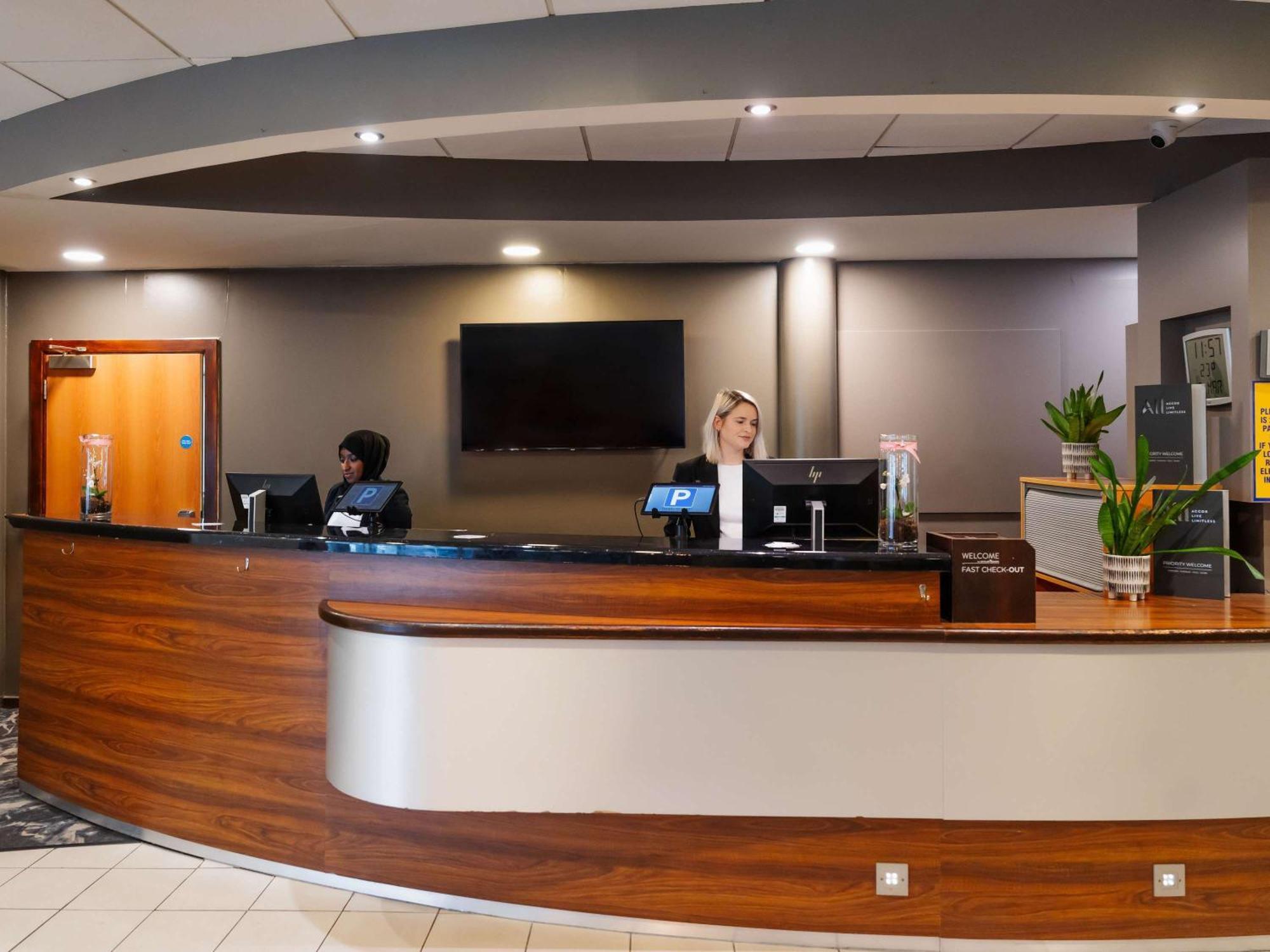 Novotel Milton Keynes Dış mekan fotoğraf